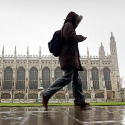 Cambridge desbanca a Harvard como número uno del mundo