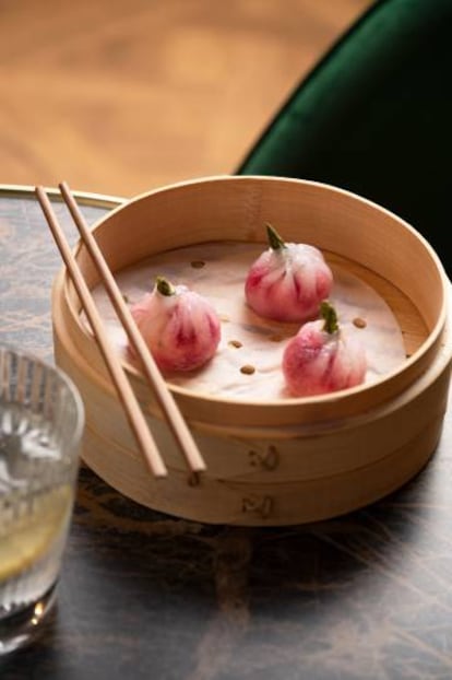 Uno de los 'xiao long bao' de Le Petit Dim Sum.