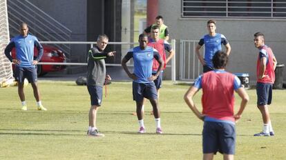 Lucas Alcaraz en un entrenamiento con el Levante