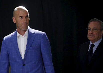 Zidane y Florentino Pérez en la destitución de Benítez