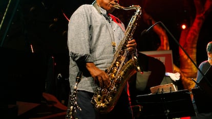 El saxofonista de jazz Wayne Shorter actuando en un festival en Marsella, el 23 de julio de 2013.