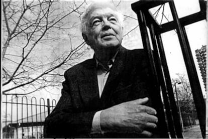 Retrato del arquitecto Colin Ward.