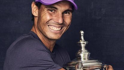 Nadal, con su último trofeo.