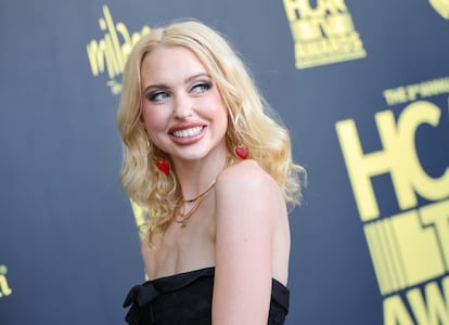 Chloe Cherry a los premios de la Asociación de Críticos de Hollywood, el 13 de agosto de 2022 en Beverly Hills, California (EE UU)