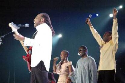 Gilberto Gil, Rokia Traoré y Youssou N&#39;Dour, durante su intervención en el concierto.