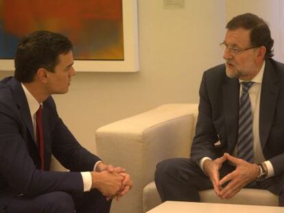 Pedro S&aacute;nchez y Mariano Rajoy durante su &uacute;ltima entrevista en La Moncloa.