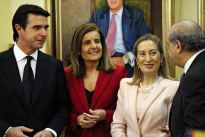 Los ministros José Manuel Soria, Fátima Báñez, Ana Pastor y Jorge Fernández.