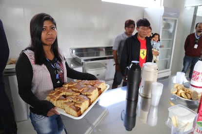  En la nueva panader&iacute;a, los guaran&iacute;es hornear&aacute;n panes y pasteles hechos con frutas y verduras.