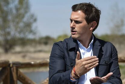 Albert Rivera, durante su visita Las Tablas de Daimiel (Castilla-La Mancha).