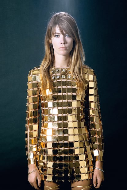 Françoise Hardy, en mayo de 1968, con un vestido del modista