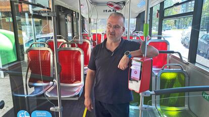 Antonio Rodríguez, el conductor del autobús en el que ha nacido un bebé, este jueves en Valencia.