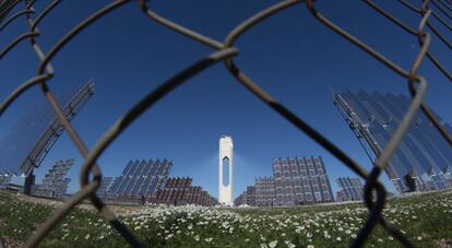 Planta solar de Abengoa en Sanl&uacute;car la Mayor (Sevilla).
 