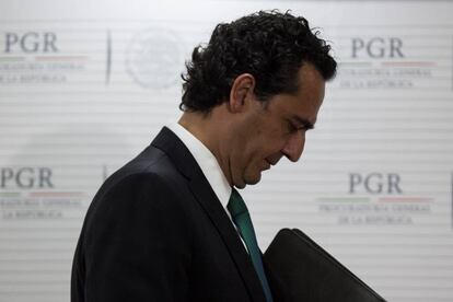 Alberto Elías Bernal, tras una conferencia en la PGR.