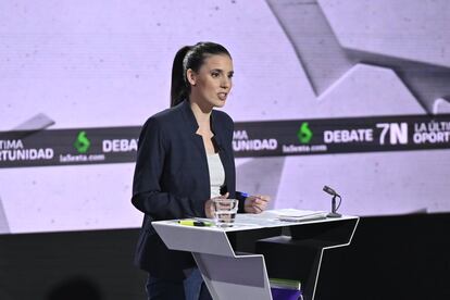 Irene Montero (Unidas Podemos) propone subir el salario mínimo a los 1.200 euros, 34 horas semanales de trabajo y que el contrato normal sea el indefinido.