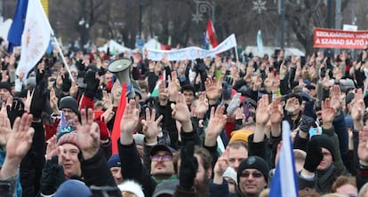 Miles de húngaros se manifiestan en Budapest contra Viktor Orbán, el 19 de enero de 2019.