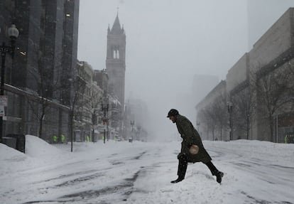 Un hombre camina por las calles de Boston (EE UU), el 4 de enero de 2018.