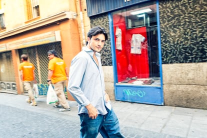 Juan Perales, actor, fotografiado en el centro de Madrid