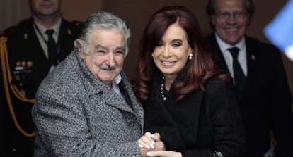 Jos&eacute; Mujica recibe a Cristina Fern&aacute;ndez.