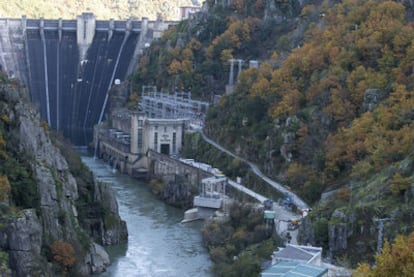 Instalación central de Iberdrola en el embalse de Santo Estevo, en la Ribeira Sacra.