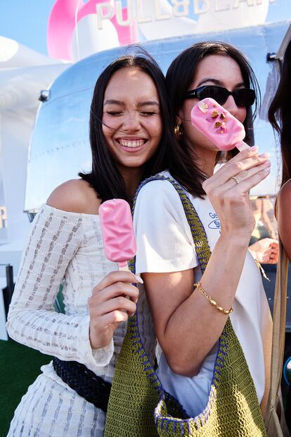Invitadas al espacio Dream Valley by Pull&Bear con helados creados para la ocasión por Rocambolesc.