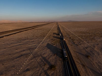 Imagen de archivo del tramo carretero en el que desaparecieron los migrantes colombianos, en Sonora (México).