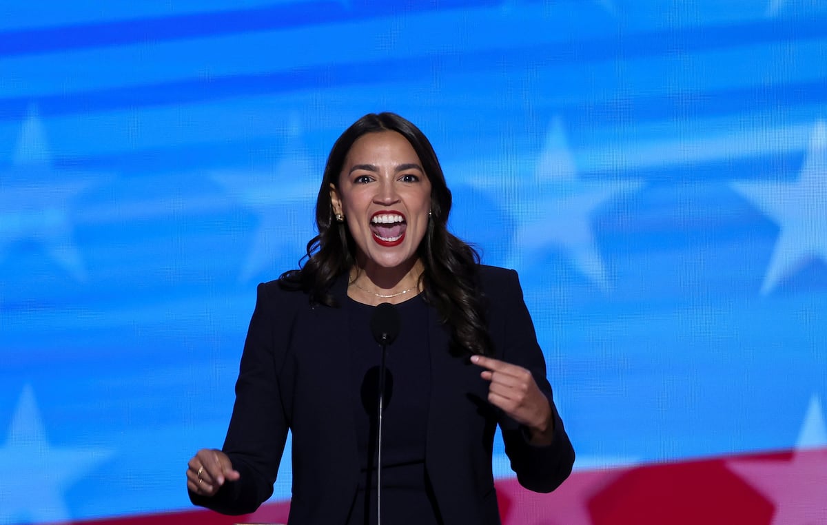 Alexandria Ocasio-Cortez defends Harris before progressives: “Kamala is working for a ceasefire in Gaza”