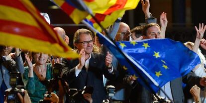 El presidente de la Generalitat, Artur Mas, comparece ante sus seguidires en Barcelona.