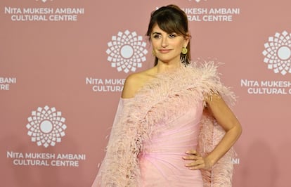 Penélope Cruz a su llegada a la inauguración del Nita Mukesh Ambani Cultural Centre (NMACC) en Mumbai.