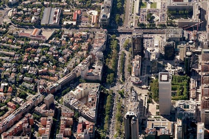 Foto área de la zona de oficinas de Azca de Madrid.