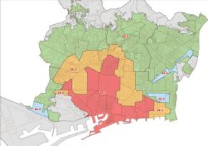 Mapa de Barcelona con las cuatro zonas propuestas en el Peaut. En color rojo, la zona 1 donde no se pueden abrir nuevos establecimientos. En amarillo, zona 2, solo se permiten aperturas si hay algún cierre. En verde y azul, zonas 3 y 4, contemplan un crecimiento limitado.