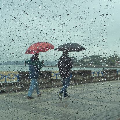 People in the rain