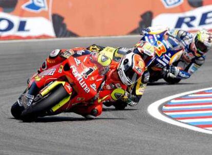 Jorge Lorenzo, por delante de Andrea Dovizioso y Alex de Angelis.