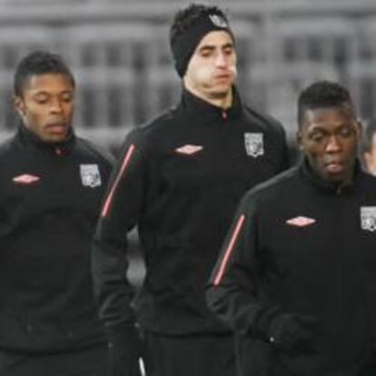 Jugadores del Olympique de Lyon durante un entrenamiento.