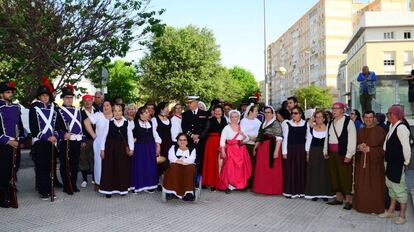 Miembros de la Asociación de Vecinos Segunda Aguada, en la recreación histórica del Sitio de Cádiz.