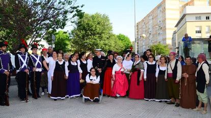 Miembros de la Asociaci&oacute;n de Vecinos Segunda Aguada, en la recreaci&oacute;n hist&oacute;rica del Sitio de C&aacute;diz.