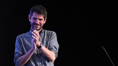 Ernest Urtasun, durante la apertura de la primera asamblea de Sumar, este sábado en La Nave (Villaverde, Madrid).