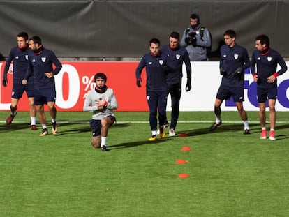 Los jugadores del Athletic de Bilbao en la sesión de entrenamiento