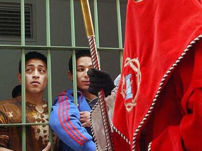 Procesión de presos en Picassent