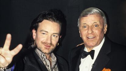 Bono and Frank Sinatra at the 1994 Grammy Awards.