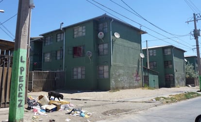 Blocos de habitação social na Comuna Puente Alto, ao sul da Grande Santiago, Chile. 