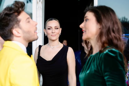 Blas Cantó, Edurne y la locutora Carmen Ramírez, los tres presentadores de los Premios Dial 2024.