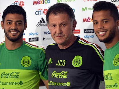 Vela, Osorio y Dos Santos en junio pasado. 