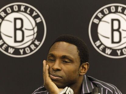 Avery Johnson, durante el anuncio de su despedida.