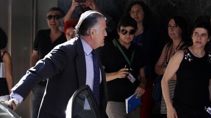 Luis Barcenas entrando a declarar a la Audiencia Nacional. 