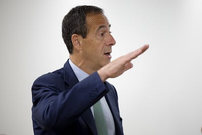 El consejero delegado de CaixaBank, Gonzalo Gortázar, durante la presentación este miércoles de los resultados semestrales.