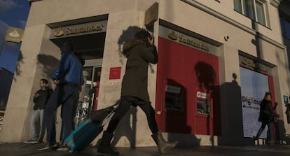 Sucursal del Banco Santander de Plaza Espa&ntilde;a, en Madrid. 