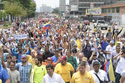 Manifestaci&oacute;n contra el r&eacute;gimen de Maduro en Caracas.