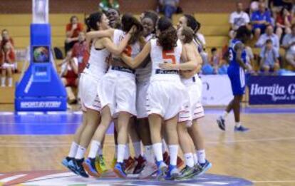 La sub-16, en el partido contra Francia del Europeo.