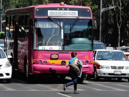 Autob&uacute;s exclusivo para mujeres en Ciudad de M&eacute;xico.