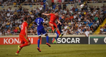 Bale marca el gol del triunfo de Gales.